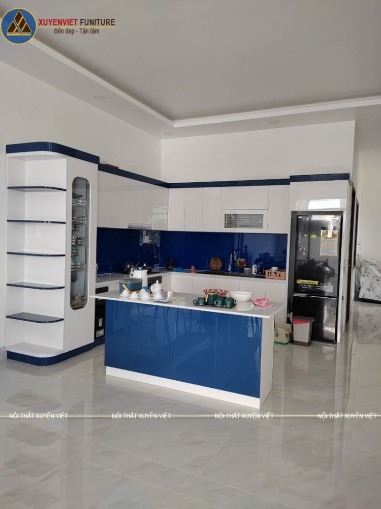 Hình ảnh thực tế tủ bếp nhựa acrylic tông xanh trắng nhà chị Thanh - Đồng Nai được Xuyên Việt thi công