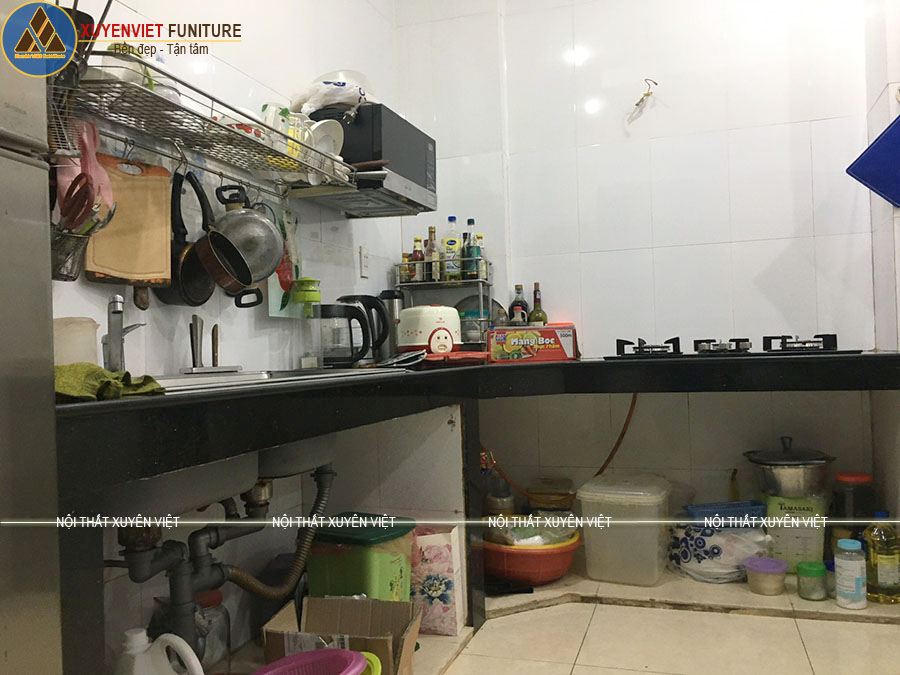 Hiện trạng không gian bếp nhà cô Hằng trước thay thế bằng tủ bếp nhựa laminate