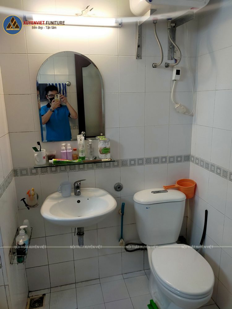 Hình ảnh hiện trạng tủ không gian phòng tắm nhà chú Cát - Hà Nội